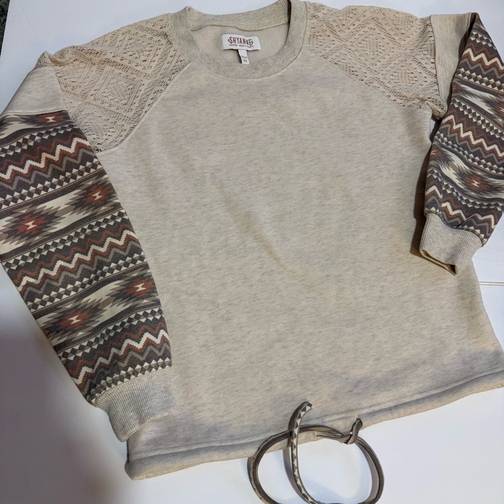 Shyanne Aztec Pullover Boho County Western Size XS OVERSIZED Lace Shoulders